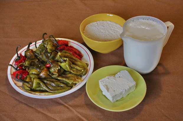 Ето така се приготвя вкусно ястие с чушки и млечен сос