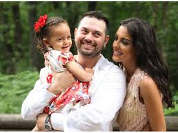 Жената на Борис Солтарийски събра всички погледи с тялото което показа по бански (снимки)