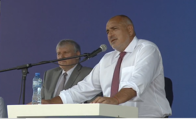 Бивши военни пилоти: Бойко извини се затова че ни нарече прости летци!