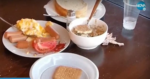 Мръсни стаи счупени шезлонги и кренвирши за закуска в 4-звезден хотел ВИДЕО