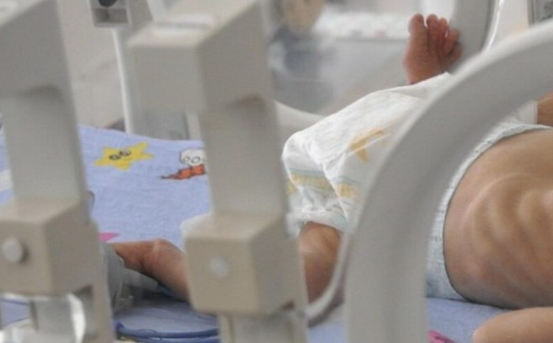 Бебе почина след разкарване през три болници и поискани 1400 лева