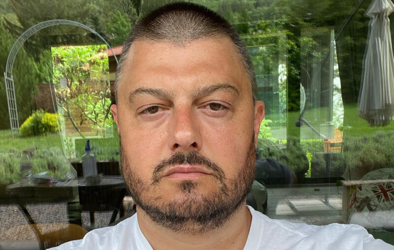 Бареков изплака мъката си в мрежата: Пия два антибиотика