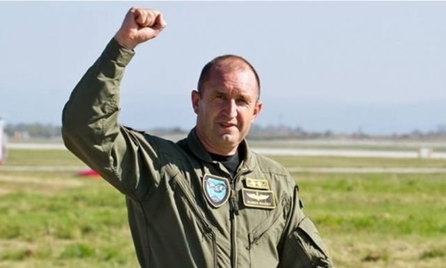 Първенецът на випуска - Румен Радев и неговата бляскава военна кариера
