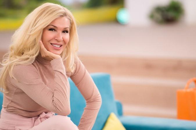 Ето вълшебната бабешка рецепта с която Гала се лекува от COVID-19 (Снимки)