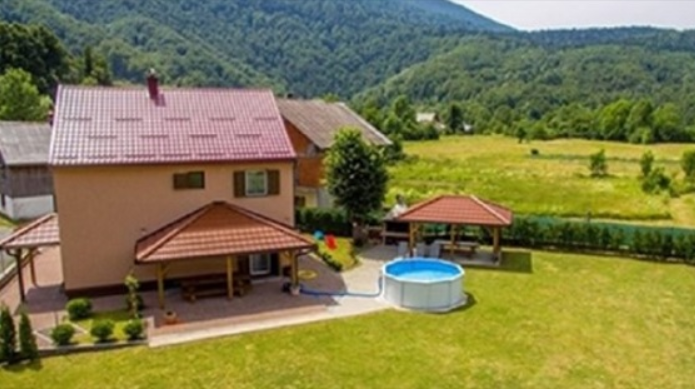 Дават ви къща и пари за да живеете в този малък рай!