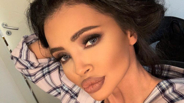 Фенка съсипа Мария: Ти си празноглава селска пръчка