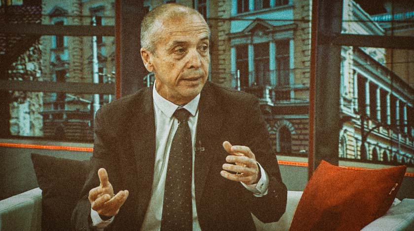 Доц. Атанас Мангъров: Ходя при майка ми на 98 години всяка вечер без маска