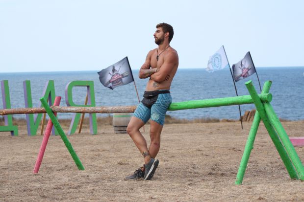 Зрители на бунт срещу "сестрите на сополите"