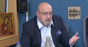 Министър Кралев по Дарик радио: По принцип българският народ е болен народ