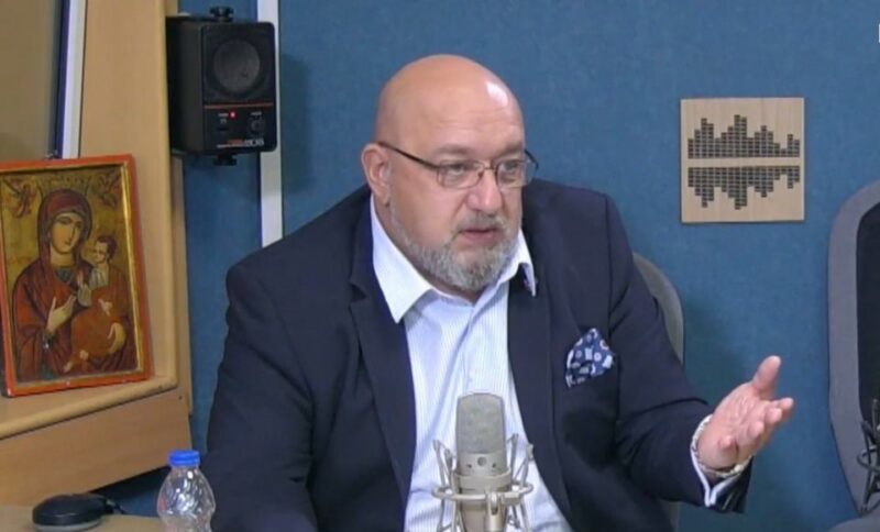 Министър Кралев по Дарик радио: По принцип българският народ е болен народ