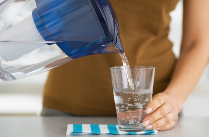 Японски лекари: Когато пиете вода сутрин на гладно се случват 8 страхотни неща в нашето тяло