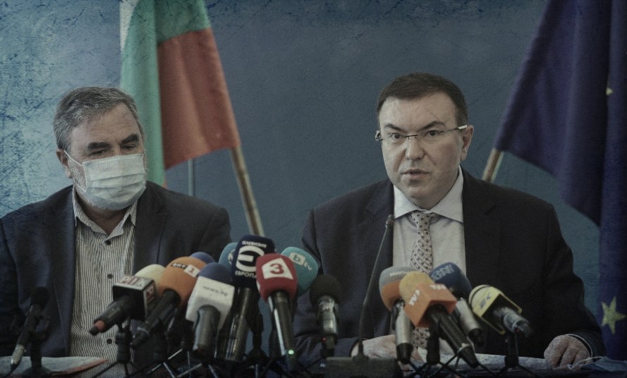 Нови мерки: Връщат часовите коридори за възрастните и още много ограничения