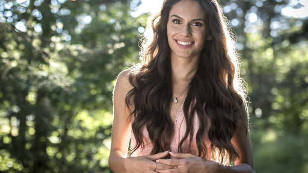 Даяна Ханджиева се подигра с влюбения фокусник във „Фермата“