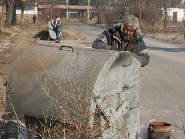 Това е той – клошар с 3 висши