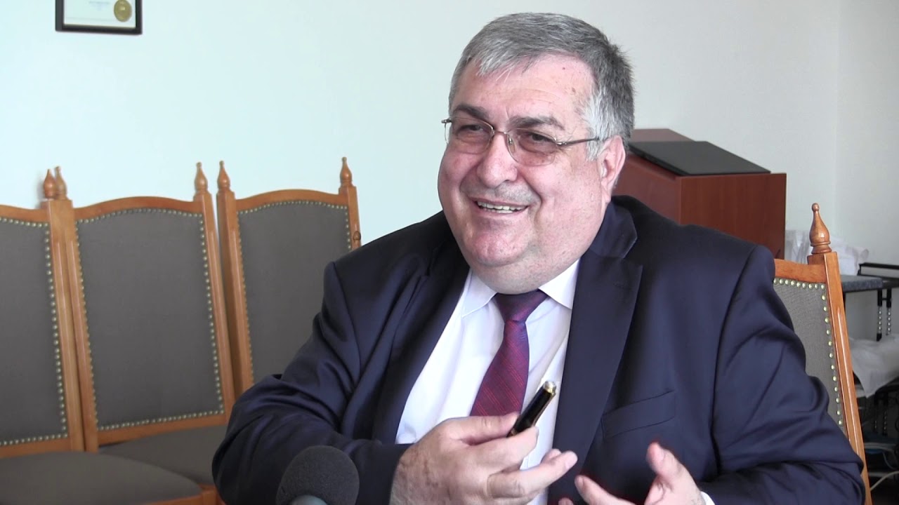 Георги Близнашки: Румен Радев се държи като паднал от небето връща ни в 30-те години