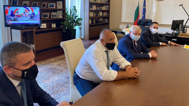 Лекар смаза НОЩ: Ваксините не стават за бременни и пациенти с онкологични заболявания (ВЛАСТТА крие ИСТИНАТА)