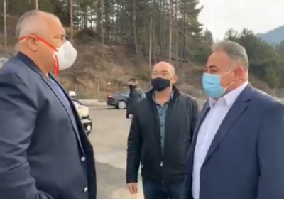 С джипа и на Коледа: Борисов отиде до Доспат поздрави и мюсюлманите с Рождество и коментира Брекзит