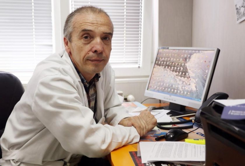 Доц. Мангъров: При преболедуване от СОVID се получава по-мощен имунитет отколкото с ваксина