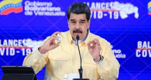 Мадуро представя медикамент който убива К-19 на 100% с 10 капки на езика