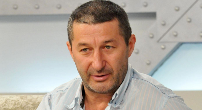 Каролев изригна: Отваряйте всичко вирусът няма да си тръгне!