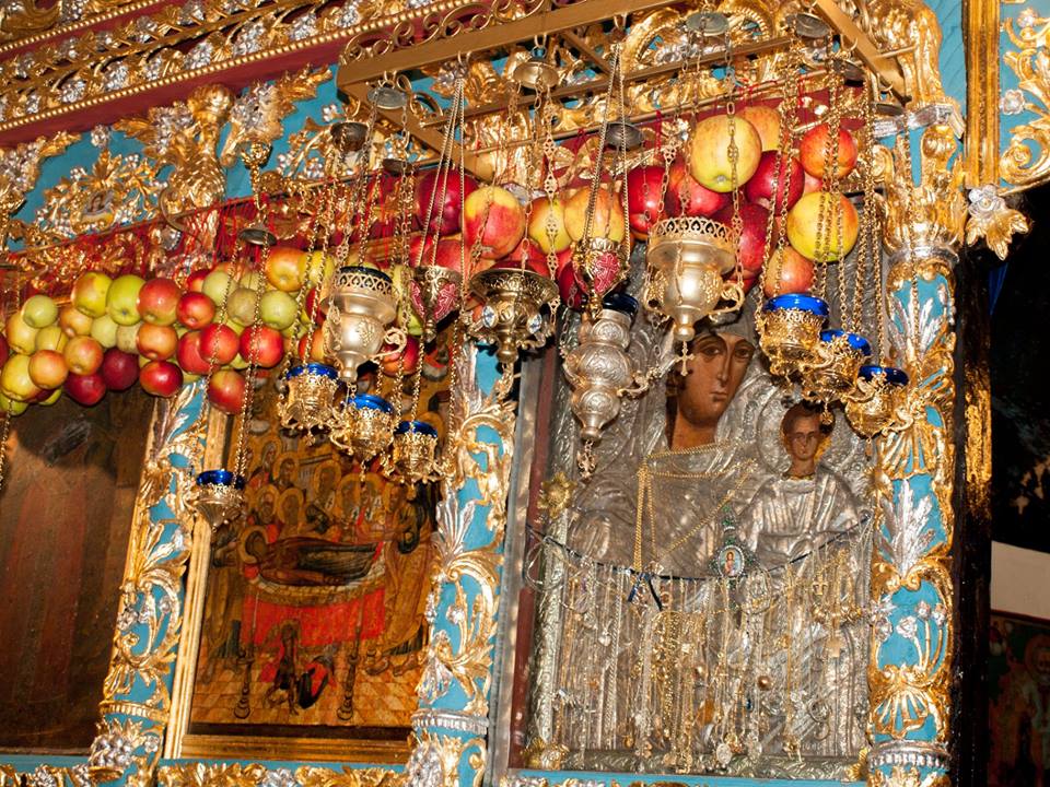 Икона от Асеновград дари 500 бебета