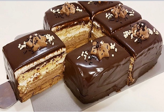 Лесна и бърза торта: Редиш в кутия за сладолед и е готова след 15 минути без печене!