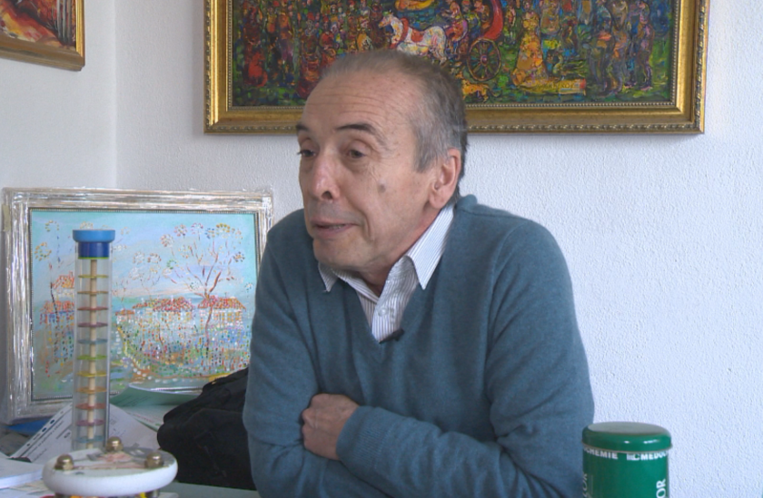 Доц. Мангъров безмилостен: Новият щам служи за поредното оправдание