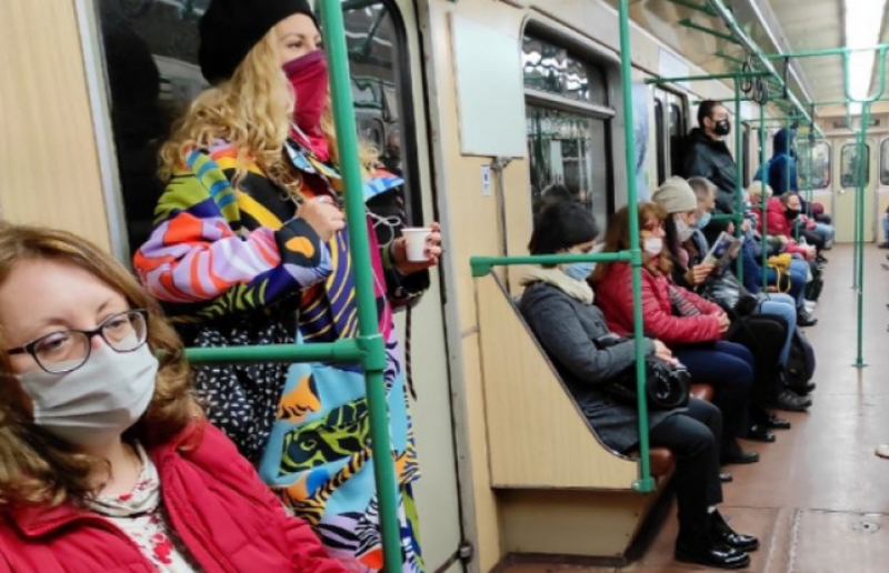 Нова мярка против вируса: Хората да не говорят!