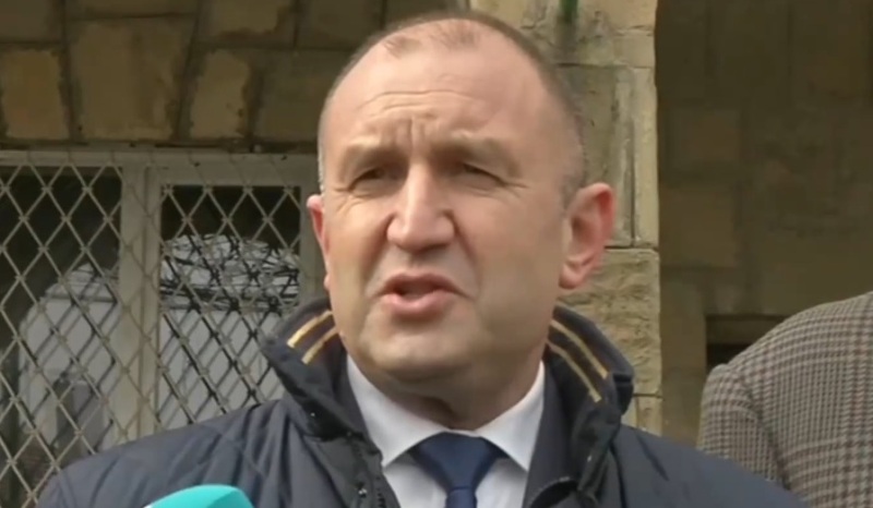 Президентът Радев на Трифон Зарезан: Лозето не ще молитва иска мотика. Така е и с българската политика