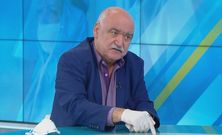 Ваксината не защитава от заразата. При мен лежи ваксинирал се преди 2 седмици