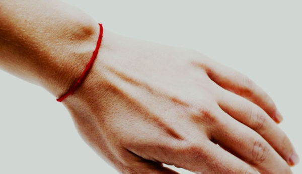 Всички носим само червен конец но ето какъв цвят ти трябва за да привлечеш правилната съдба: