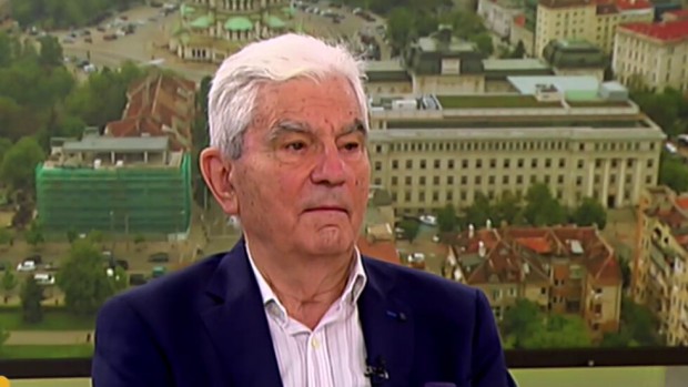 Акад. Петрунов: Ще трябва да се ваксинираме всяка година ако така продължи да се развива заразата