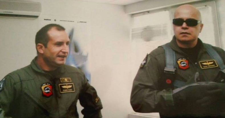 Слави към генерал Радев през 2008: Един ден ти ще станеш политик