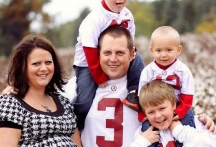 Мъж видя нещо много странно на СНИМКА на умиращата си жена