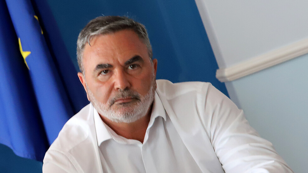 Доц. Кунчев: Хората да преосмислят приоритетите си. Болниците са на предела!