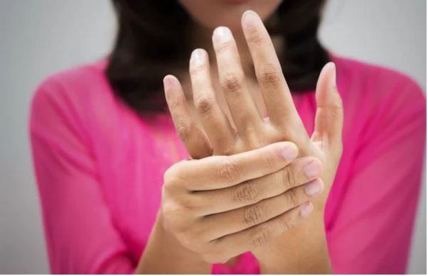 Ръцете ви могат да разкрият тези 8 здравословни проблема! Не пренебрегвайте тази информация!