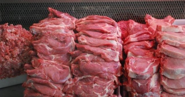 Ето какво правят с месото в хипермаркетите за да изглежда прясно и апетитно