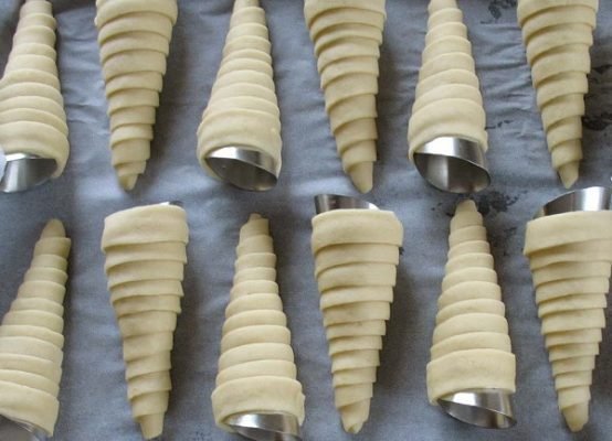 Как да си направиш фунийки с крем като бабините – хрупкаво тесто