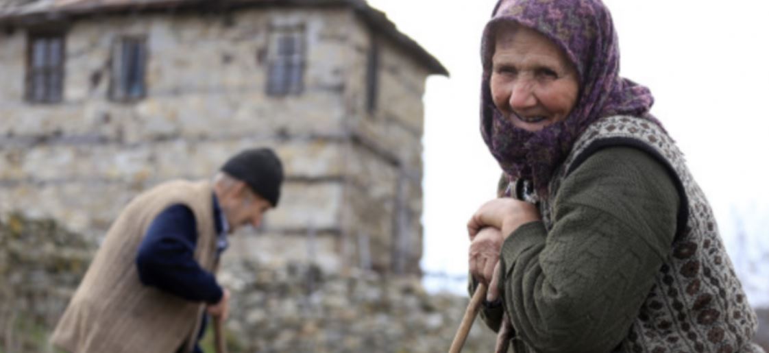 Изгубени във времето: Селото до което се стига само ако вървиш 2 часа пеша