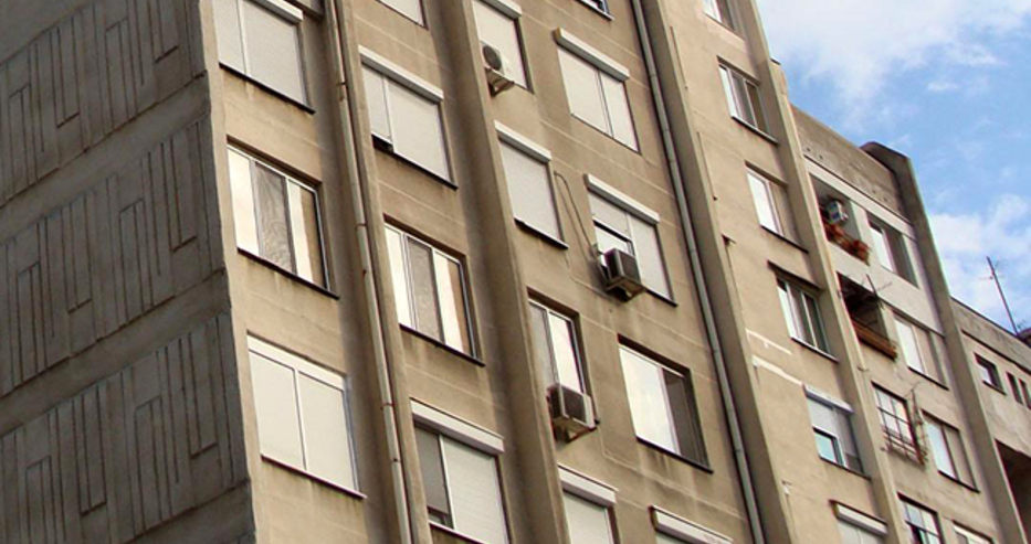 15 лева на квадратен метър за паспорт на сградата. 30 000 лева глоба при отказ