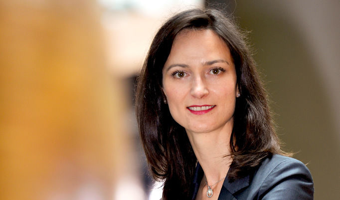 Мария Габриел: Разработваме в Европа ваксина против рак