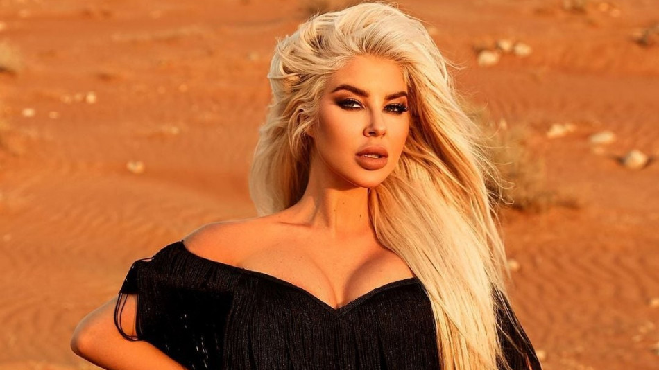 Пореден фотошоп гаф: Андреа втрещи с изкривен бюст и вдлъбнат нос /СНИМКИ/