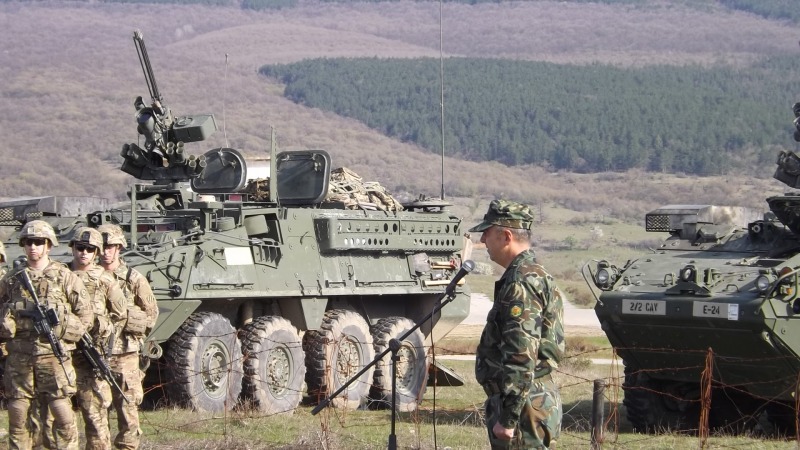 Сидеров бие алармата: Войната започва! САЩ разполагат 35 000 войници в България!