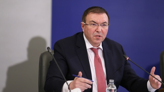 Кражби до последно: Здравният министър Костадин Ангелов пръснал над 2 млн. само за 1 ден!