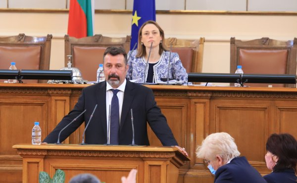 Филип Станев ИТН: ГЕРБ са "пияни бабаити в селска кръчма"