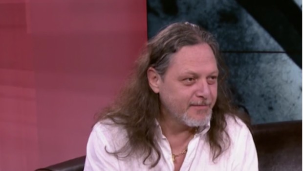 Алгафари: Слави се превърна в отшелник който изговаря мислите на сценаристите си