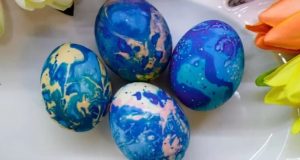 Великденски яйца с наситен цвят