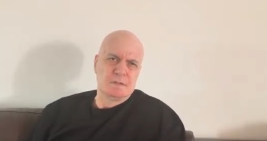 Слави Трифонов се пусна на живо с патерица и съобщи: Няма как да направим правителство