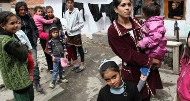 Столична община дава 10 млн. лева за да осигури безплатни климатици на ромите?