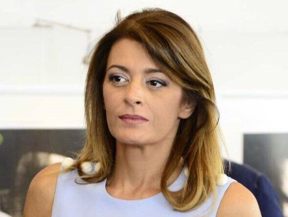 Деси Радева: Добре съм! Но много ме е яд - покрай цялата патаклама изпуснах цирковете в парламента!